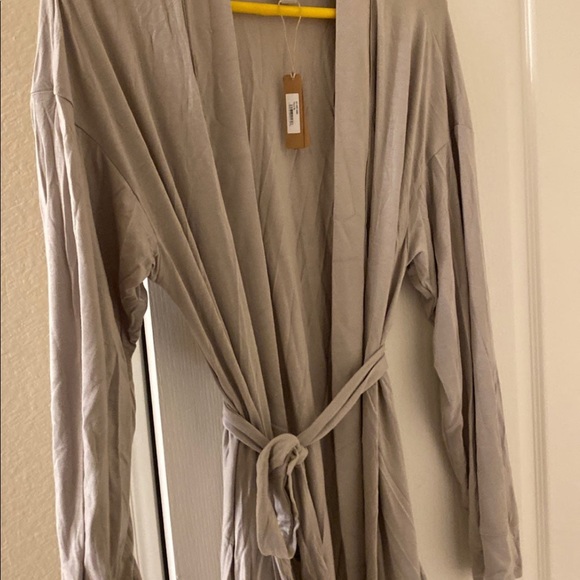 Skims Talc Robe - Picture 4 of 6